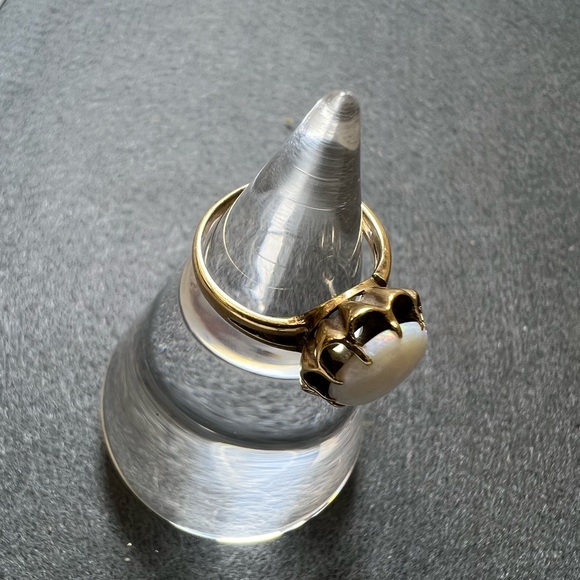 10K yellow gold and opal ring - Picture 12 of 15